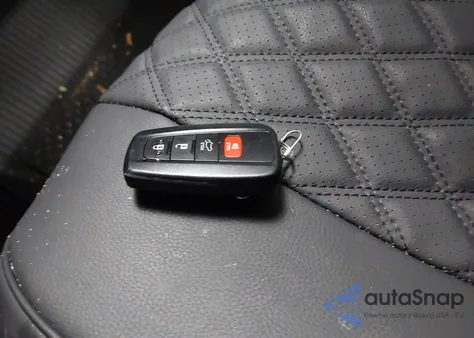 2025 Toyota Rav4 Xle из США, поврежденный, VIN 2T3P1RFV6SW588486